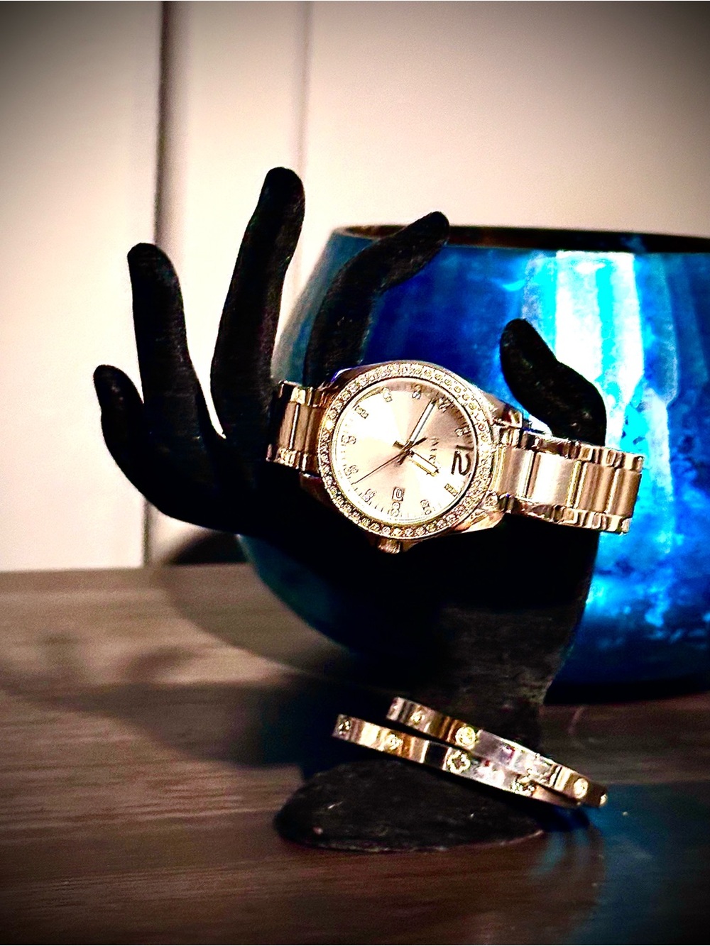 Invicta Silver-Tone Womens Watch with Crystal Bezel and Matching Silver Bracelet - Picture 4 of 9